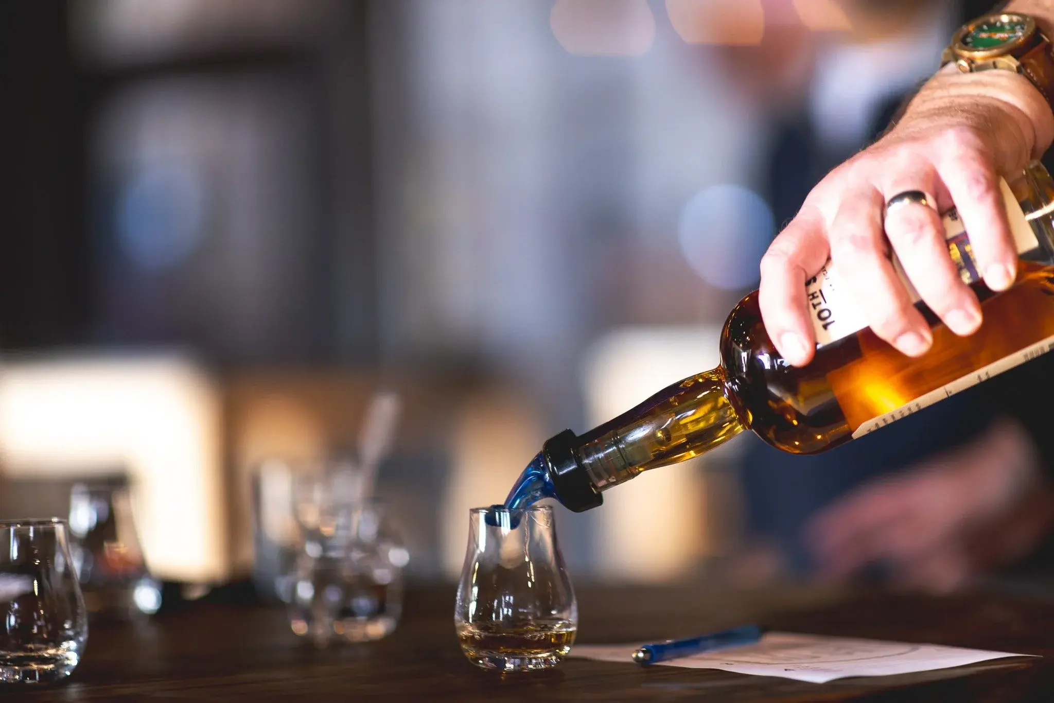 Guided whisky flight tasting